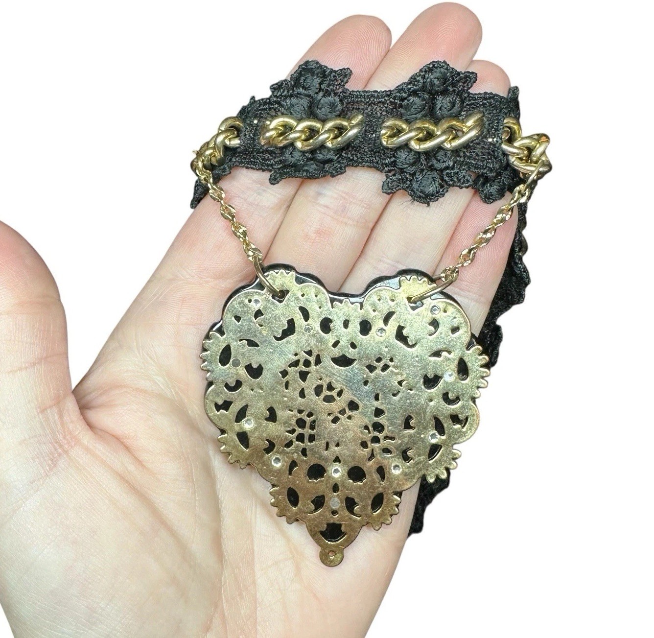 BETSEY JOHNSON Gold Tone LOVE ME Lg Heart CROCHETED Choker NECKLACE Steam Punk