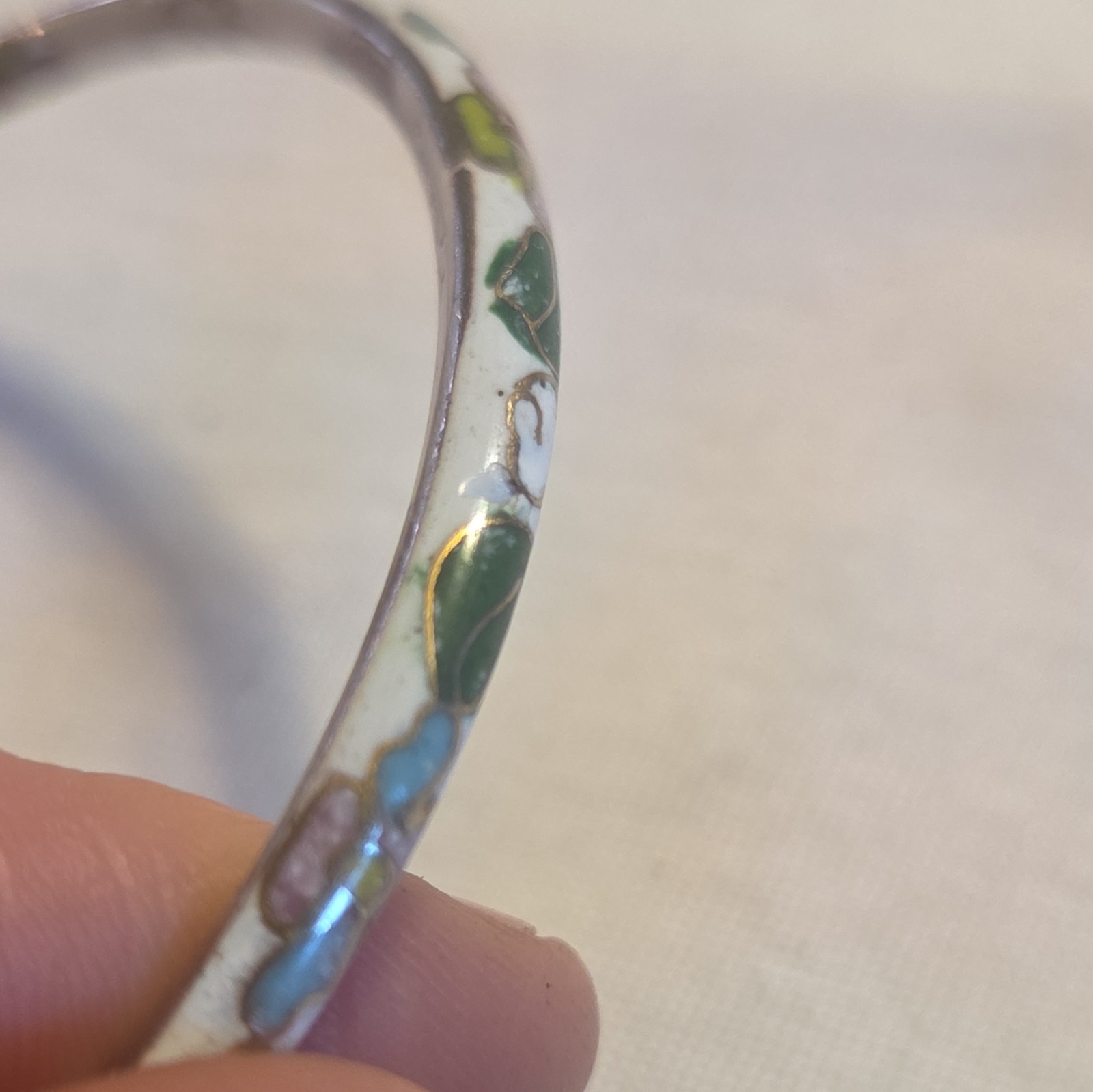 Vintage Cloisonné Bangle Bracelet White and Floral READ DESCRIPTION