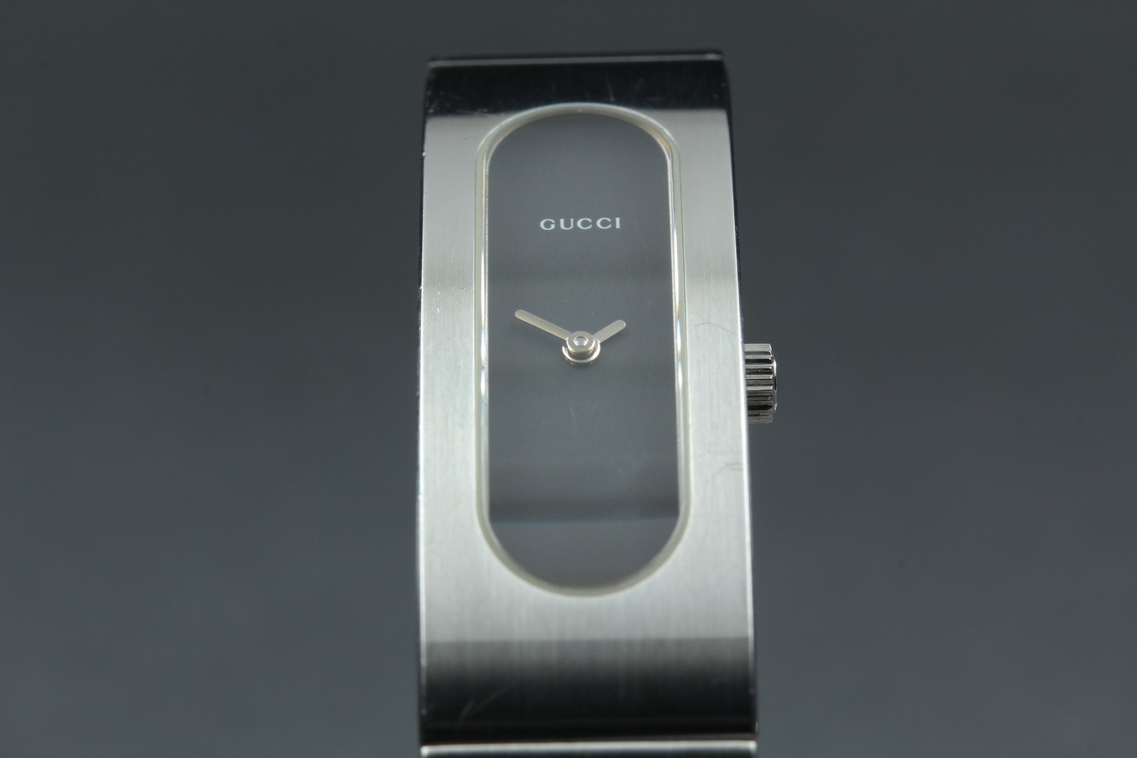 [Near MINT] GUCCI 2400S 14mm Black Dial Silver Quartz Women’s Watch From JAPAN