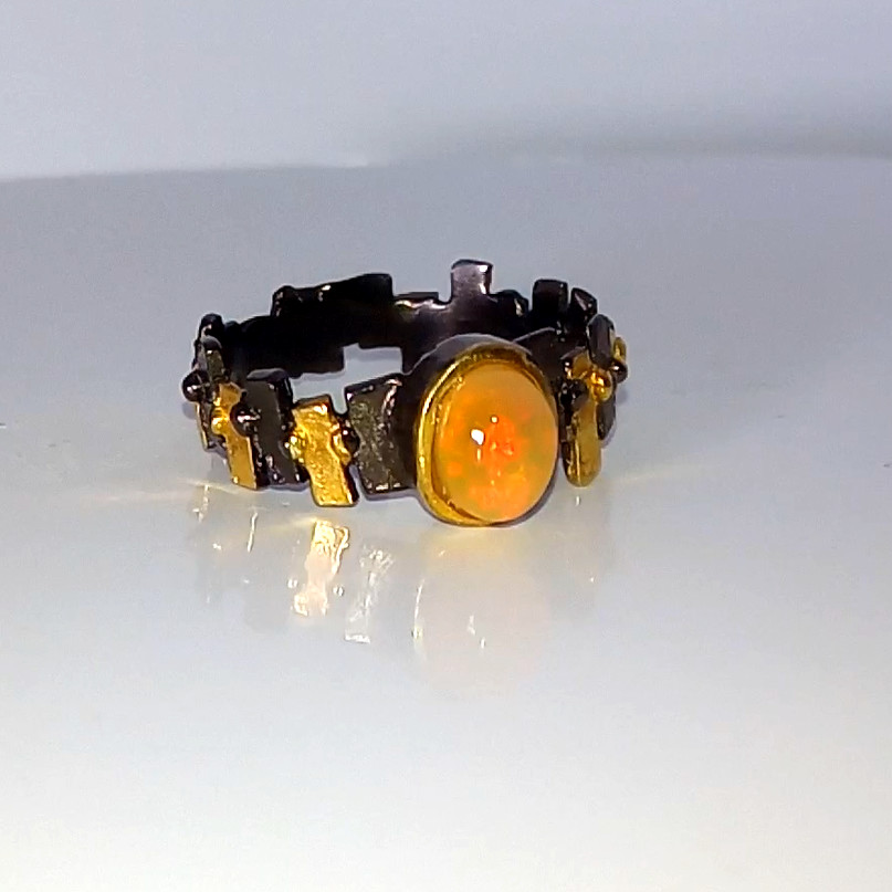 🔥🔥🔥Magnificent TOP FIRE OPAL ring in silver and gold, size 17.75 – UNIQUE🔥