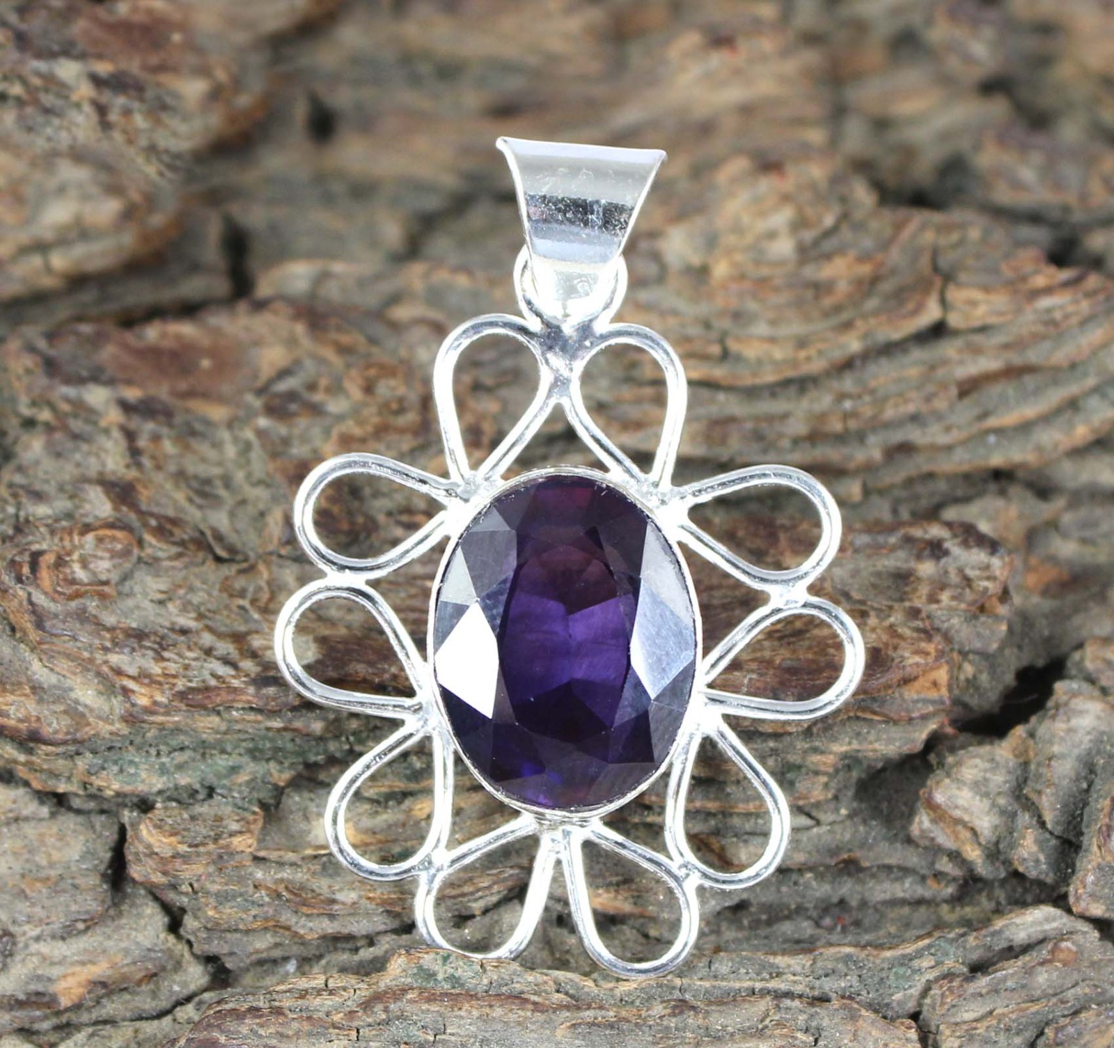 Natural 14.55 Ct Boysenberry Sapphire Oval Gemstone Certified Pendant Labor Day