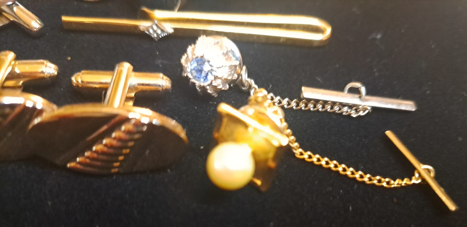 Mixed Years Lot 5 Cufflinks Tie Clip Bar 2 Tie Tacs Vintage Modern Men’s Set