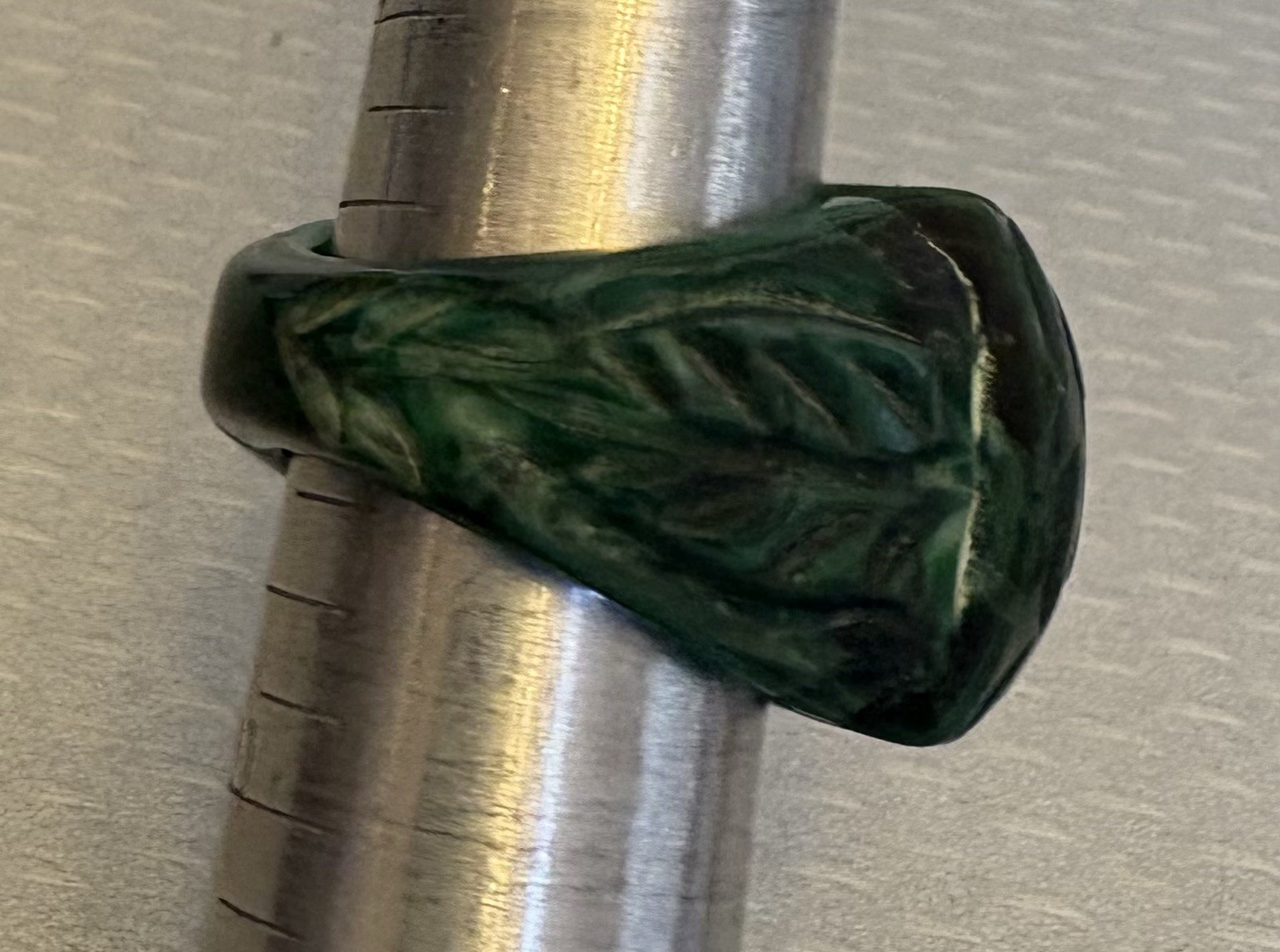 Vintage Deep Carved Green Marble Fakelite Plastic Ring size 10 thick chunky
