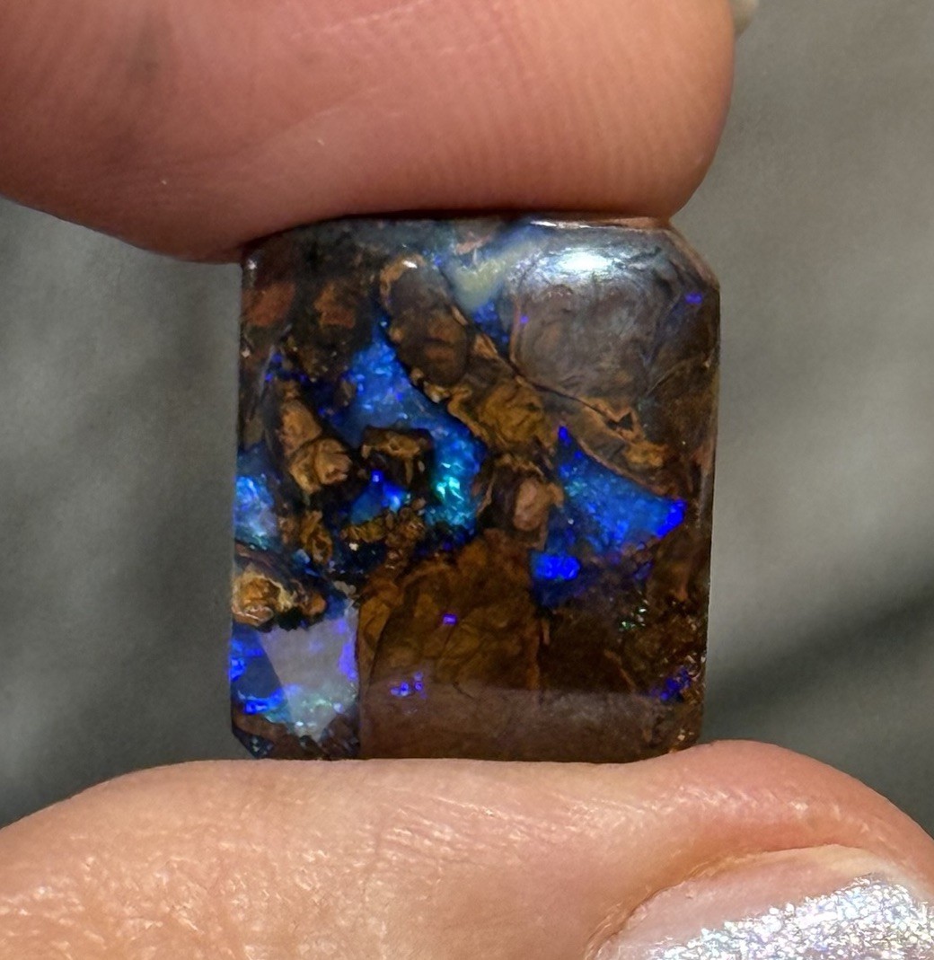9.35ct 15.6×12.8x4mm Fine Australian Boulder Purple Crystal Opal Cabochon Gem