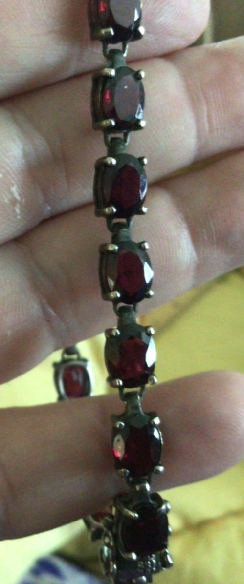 STERLING SILVER & GARNET 8” BRACELET – MARKED 925 CNA THAILAND