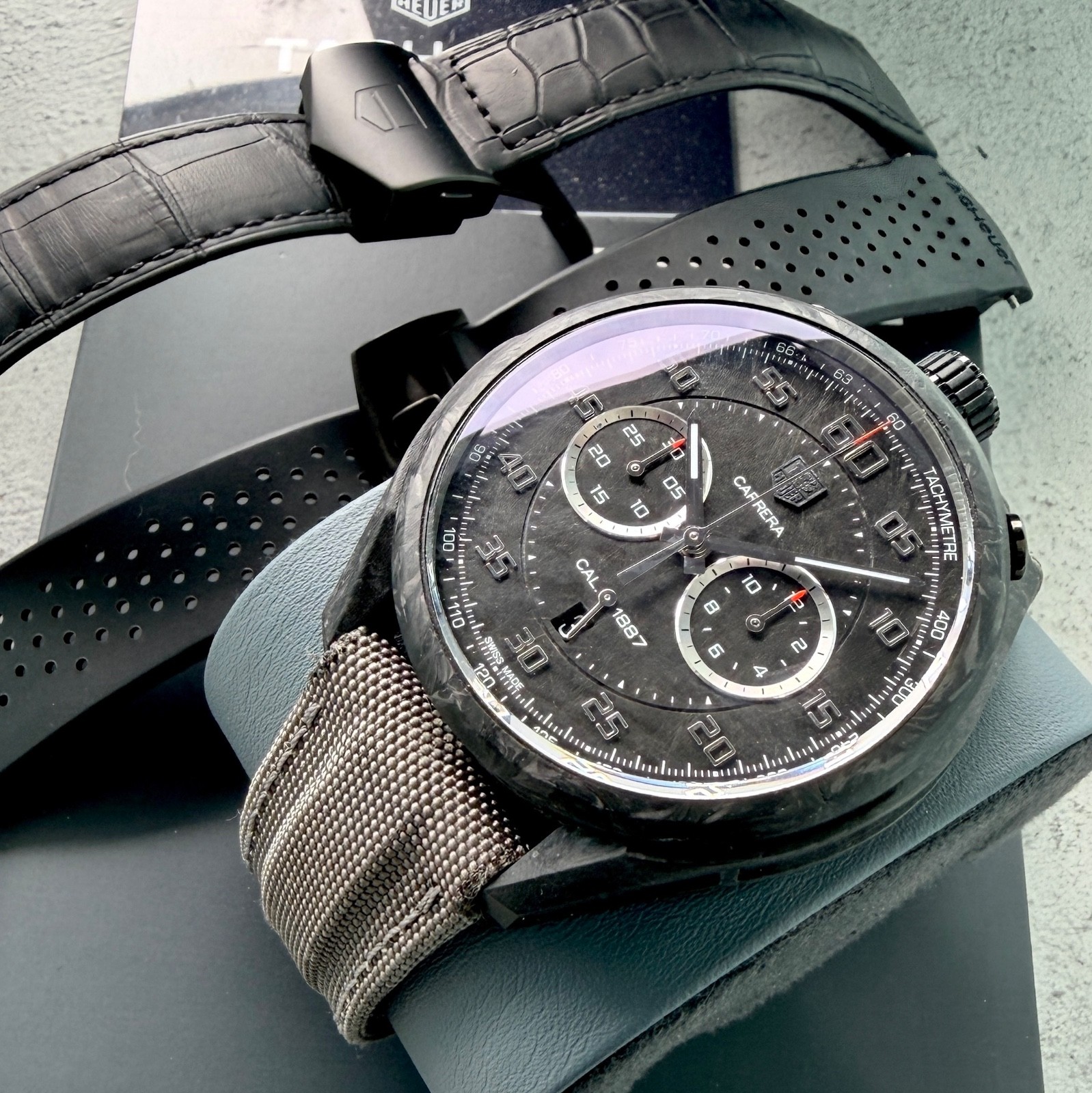TAG Heuer Carrera Calibre 1887 CAR2C90 FC6341 – 3 straps! – Carbon Fibre