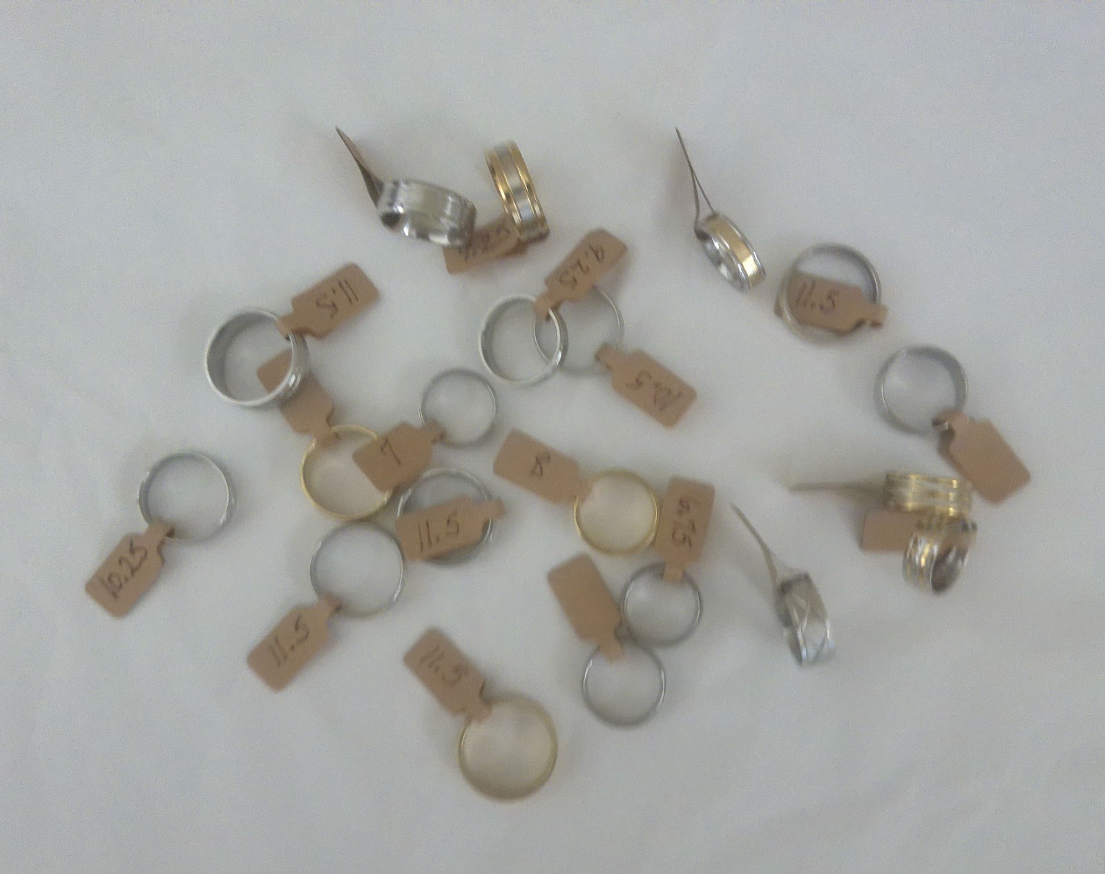 New Goldtone Silvertone Textured Band Rings Assorted Sizes & Widths as Pictured