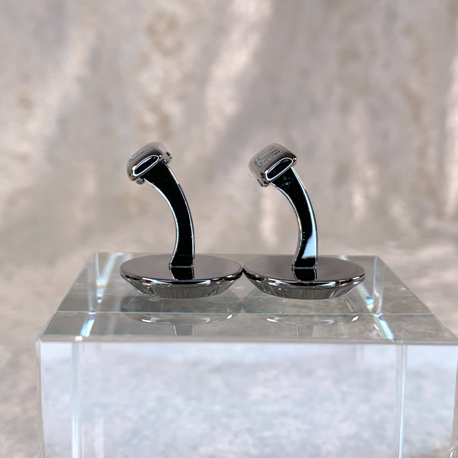 Dunhill Cufflinks Round Dark Silver Diamond Cut Texture with Case & Card