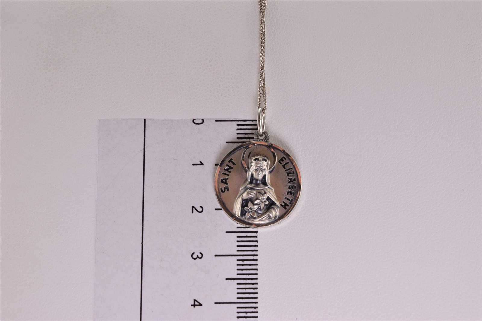 Vintage Creed Sterling Silver 19mm Saint Elizabeth Medal 925 Pendant 16″ Chain