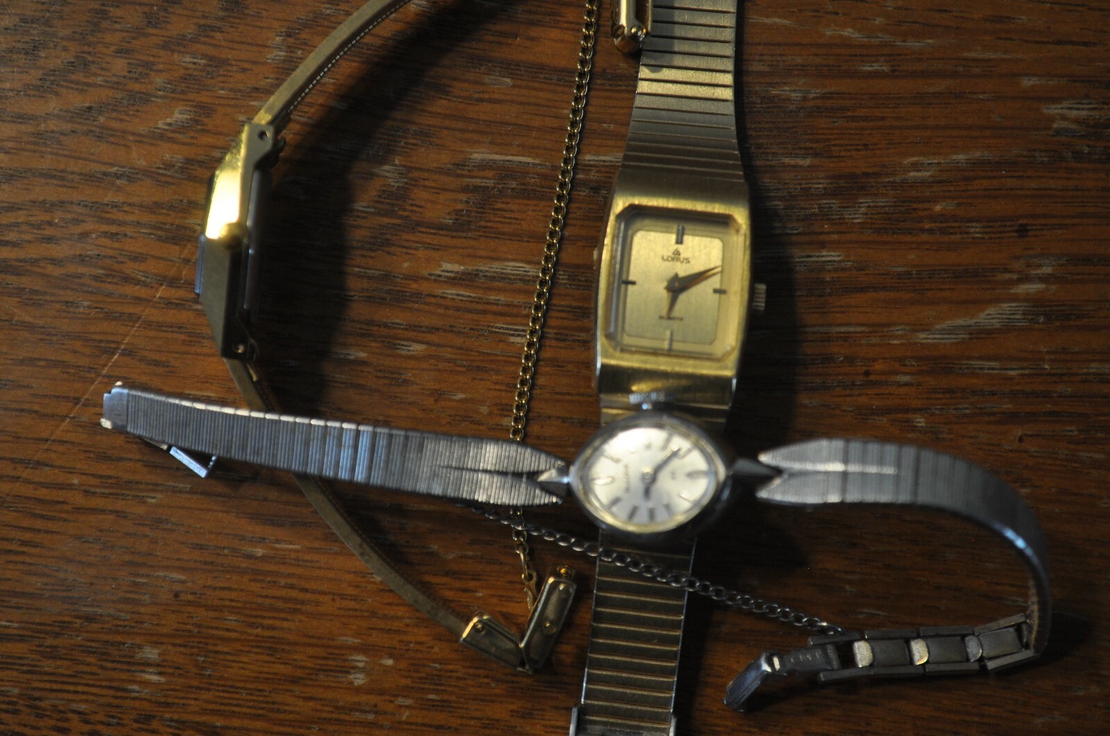 Lot 7 womans Watches Timex Citizen Pulsar Seiko Cromwell Bulova Lorus Vintage