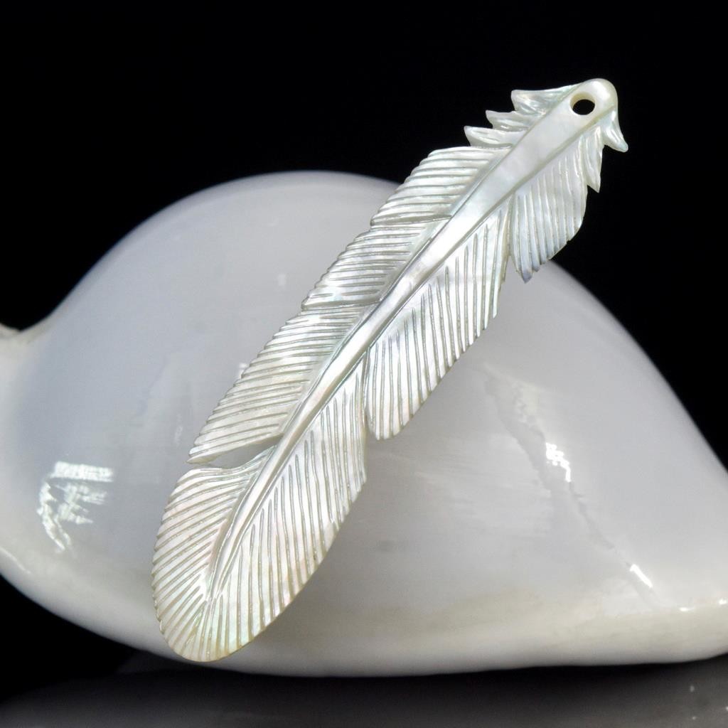 Bird Feather Carved Mother of Pearl Shell Pendant Jewelry Making Supply 1.95g