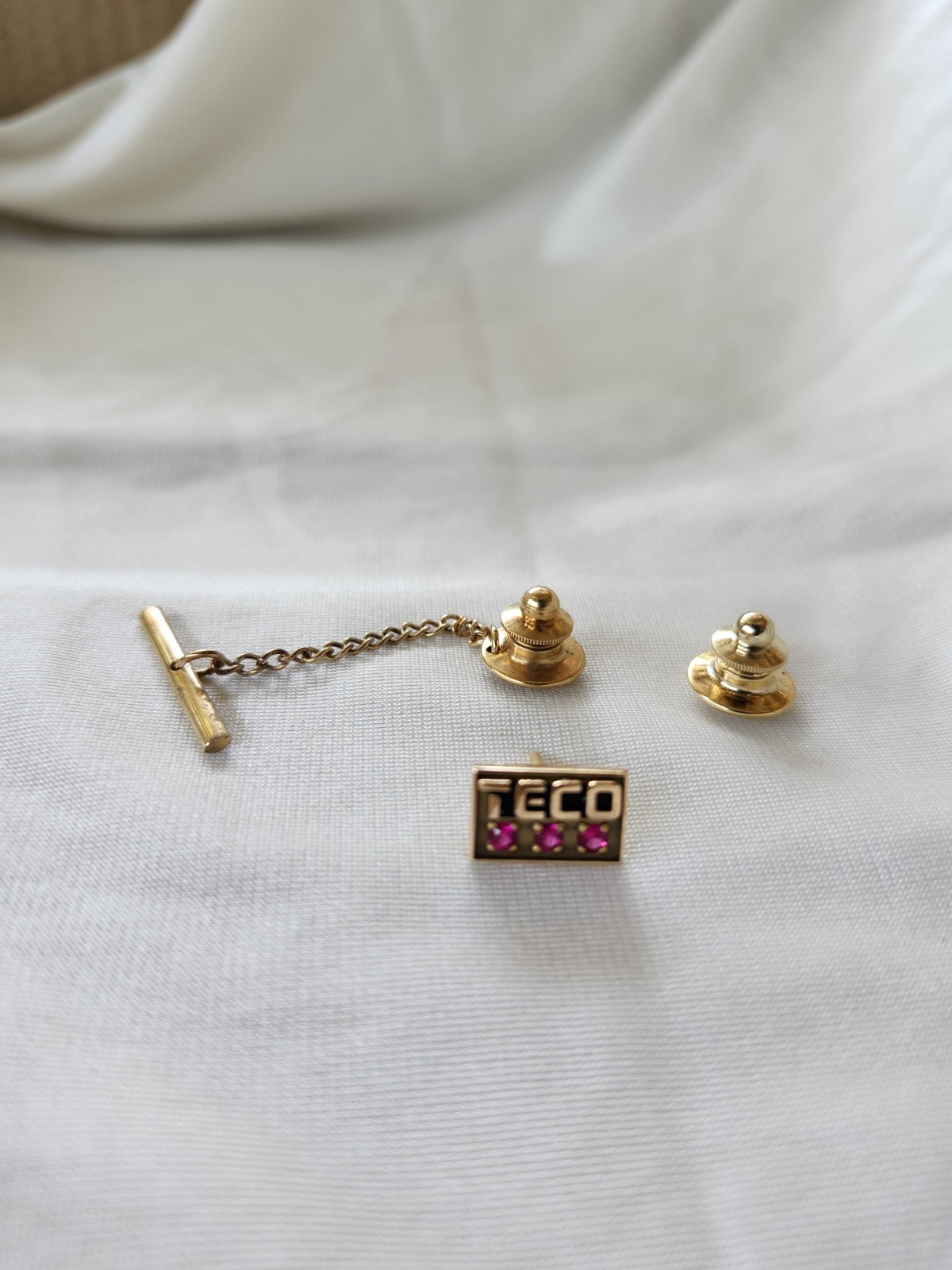 10k Gold Lapel Pin With 3 Rubies Vintage Teco 15 Year Service Pin