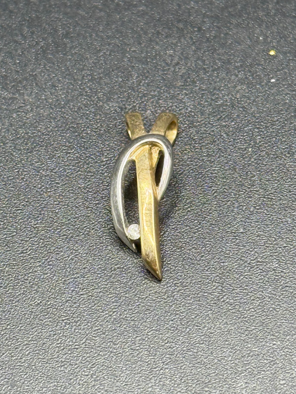 9ct Yellow and White Gold Intertwined Pendant with Diamond Accent, Marked 375