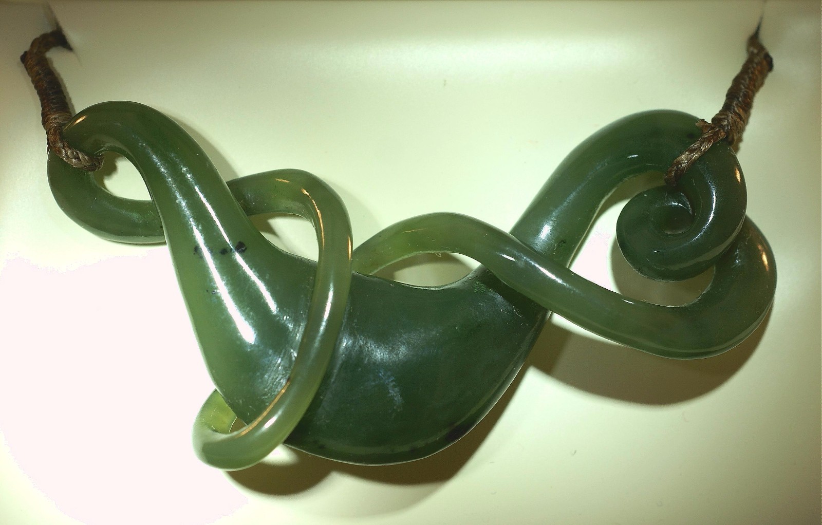 69MM MASTER HAND-CARVED PURE NEPHRITE JADE MATTHEW GLASBY ETERNAL HEART NECKLACE