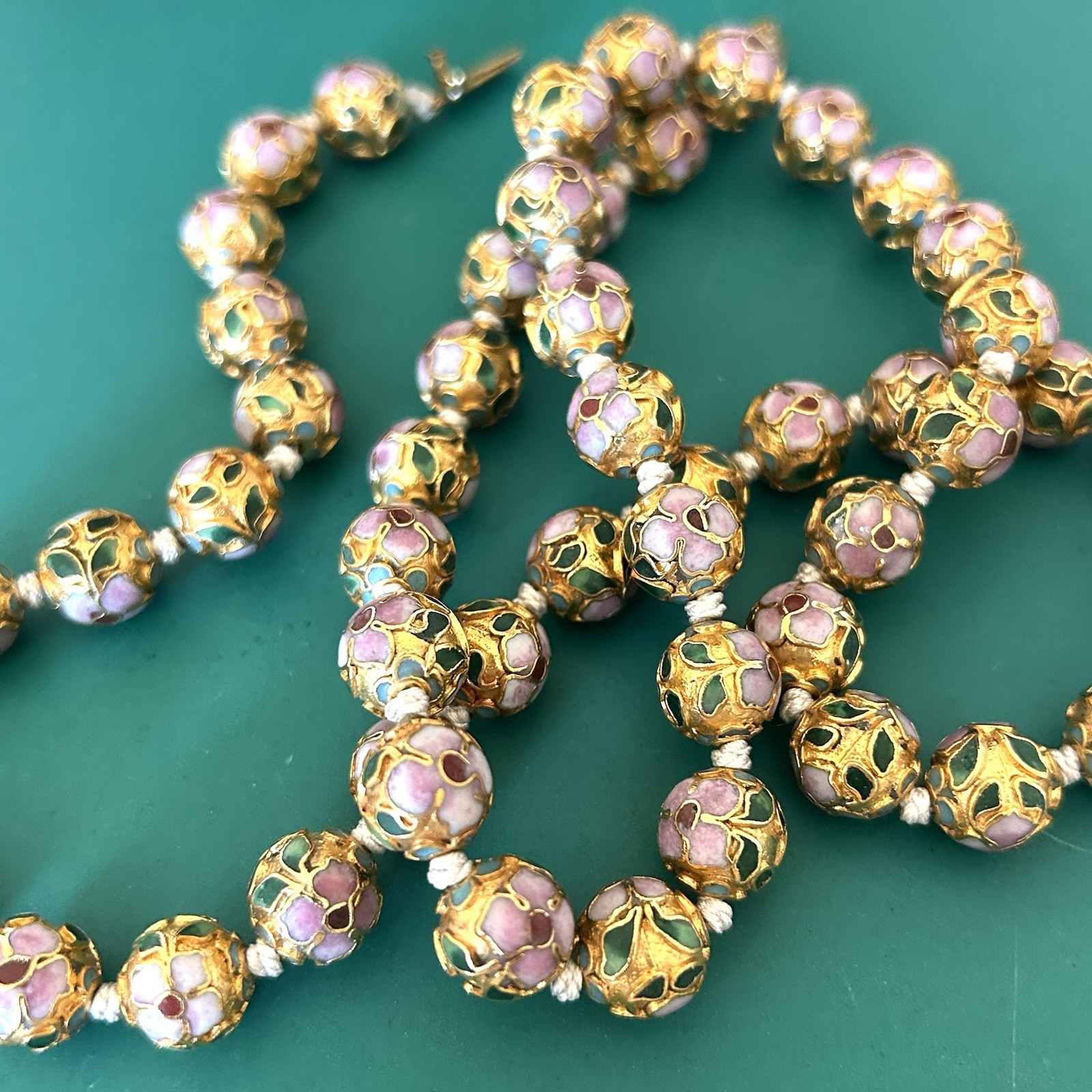 Vintage Chinese Export Cloisonne Enamel Bead Necklace Gold Tone Floral 26”