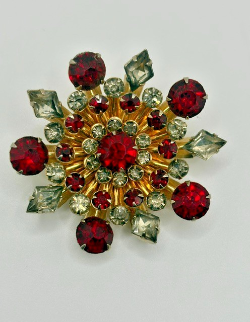 Vintage Gold Tone Red And White Rhinestone Brooch Unmarked