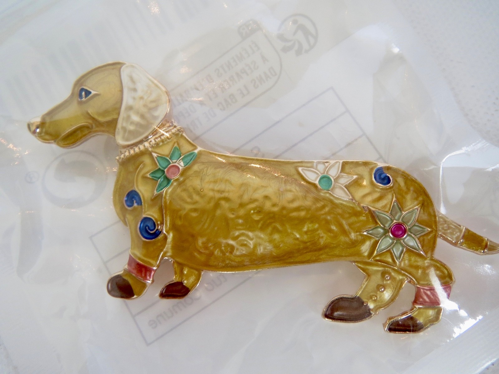 New in Pkg Yellow Gold Tone & Flowers DACHSHUND DOG PIN BROOCH 2.8″ Length