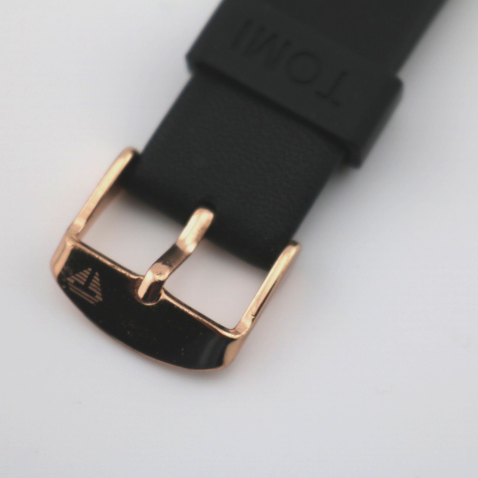 TOMI Minimalist Men’s Watch Ultra-Thin Square Dial Elegant Quartz Leather Strap