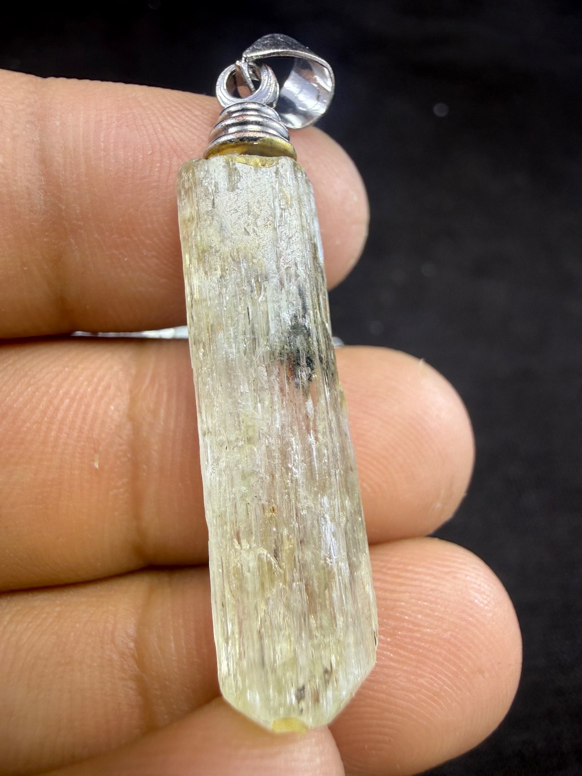 24pcs Natural Kunzite Crystal Point Pendants Bulk Lot Raw Spodumene Stick 114g