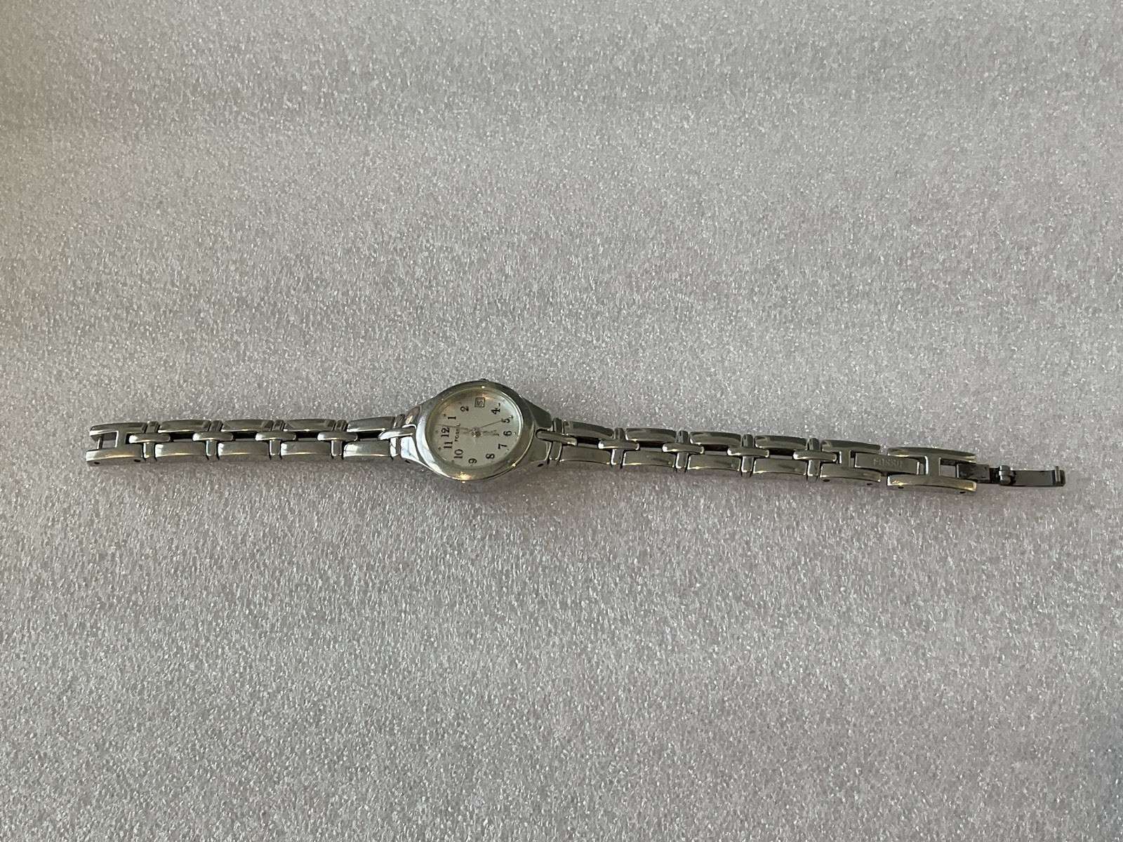 FOSSIL F2 SilverTone Watch. #ES-9544. See Photos For Exact Detail And Condition.