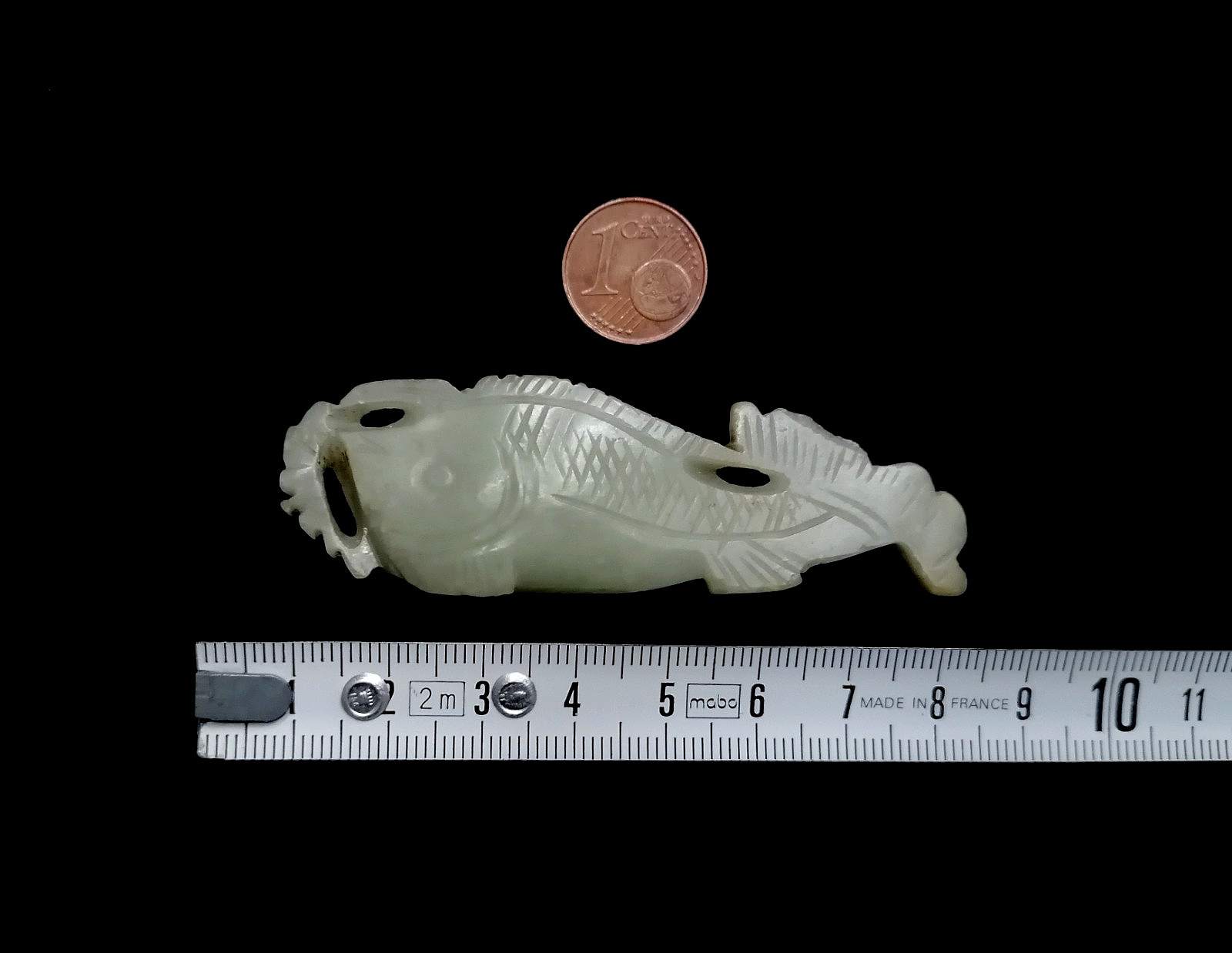 ANTIQUE PERFORATED AND ENGRAVED JADE PENDANT / ORNAMENT, CHINA, 1900.
