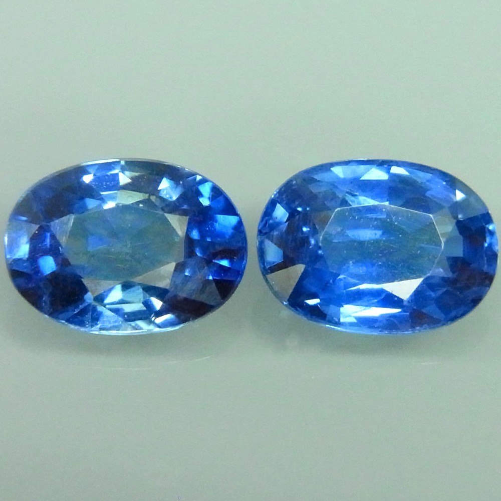 GORGEOUS PAIR! 2.15CT.TOP AAA NEON CORNFLOWER BLUE SAPPHIRE CEYLON CUSHION 7x5MM