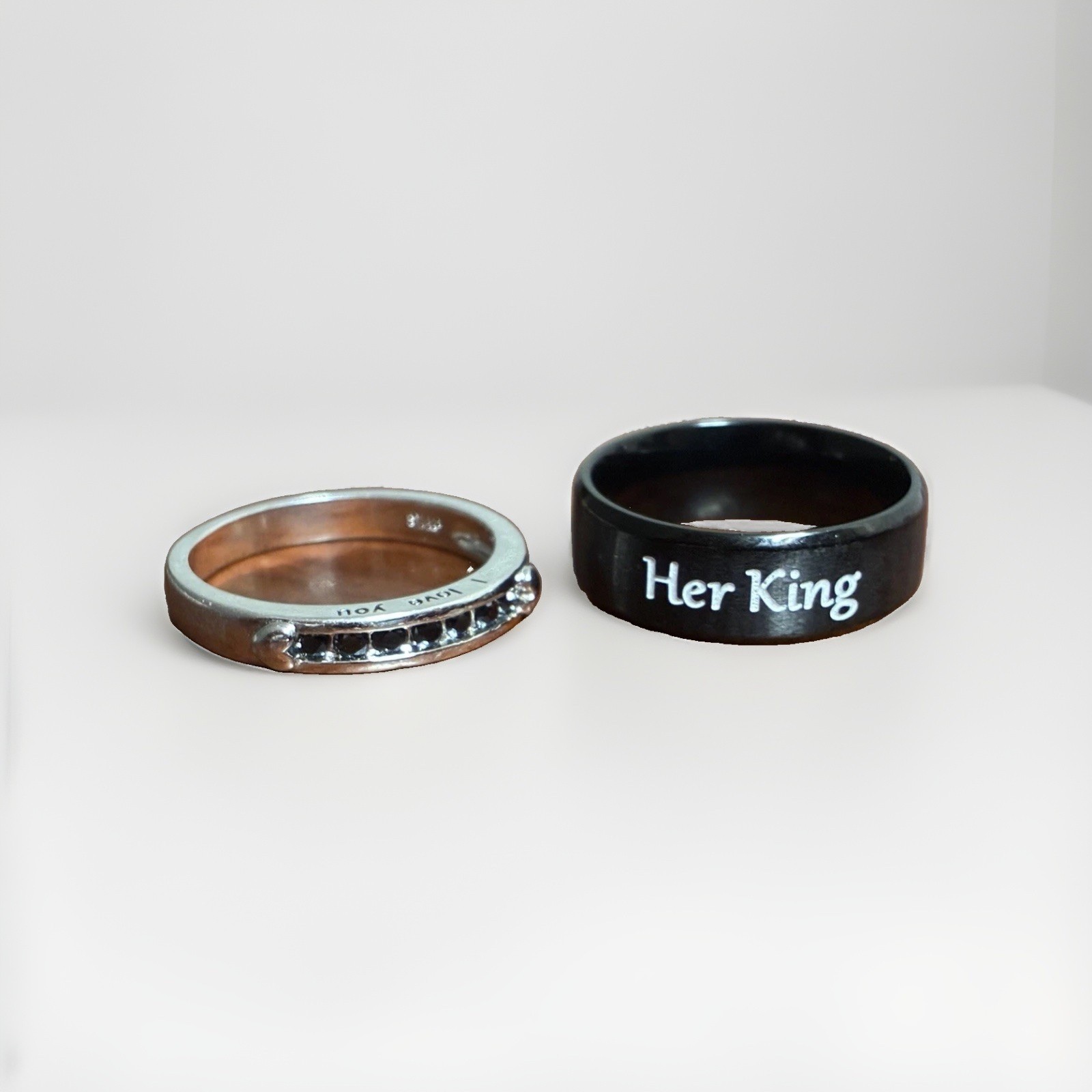 2pc Engraved Band Ring Set Black & Silver Metal Size 10 His and Her King