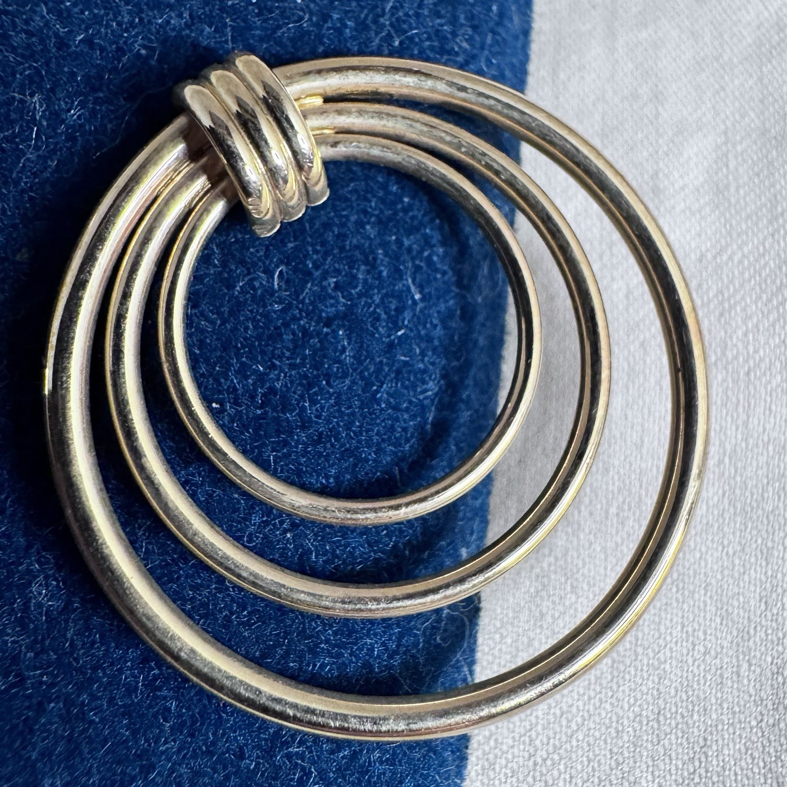 14k Yellow Gold Post Earrings Triple Hoop New With Packaging 3.0g