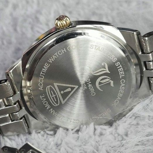 Juicy Couture Women’s Watch Pave Set Jubilee Bracelet Sparkling Quartz Watch Cut
