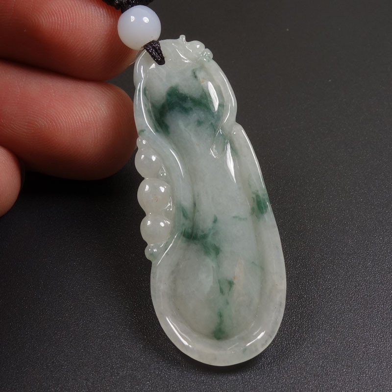 Certified Grade A 100% Natural Green Jade Jadeite Pendant Hand-carved 福瓜 Z2977