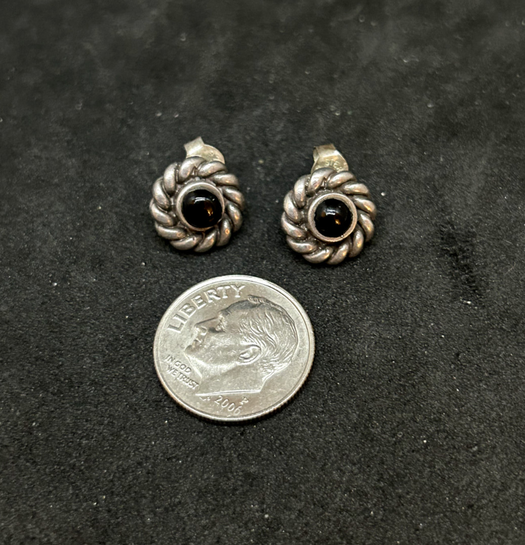 925 Sterling Onyx Navajo Design Post Earrings 10.8mm – 3.61g