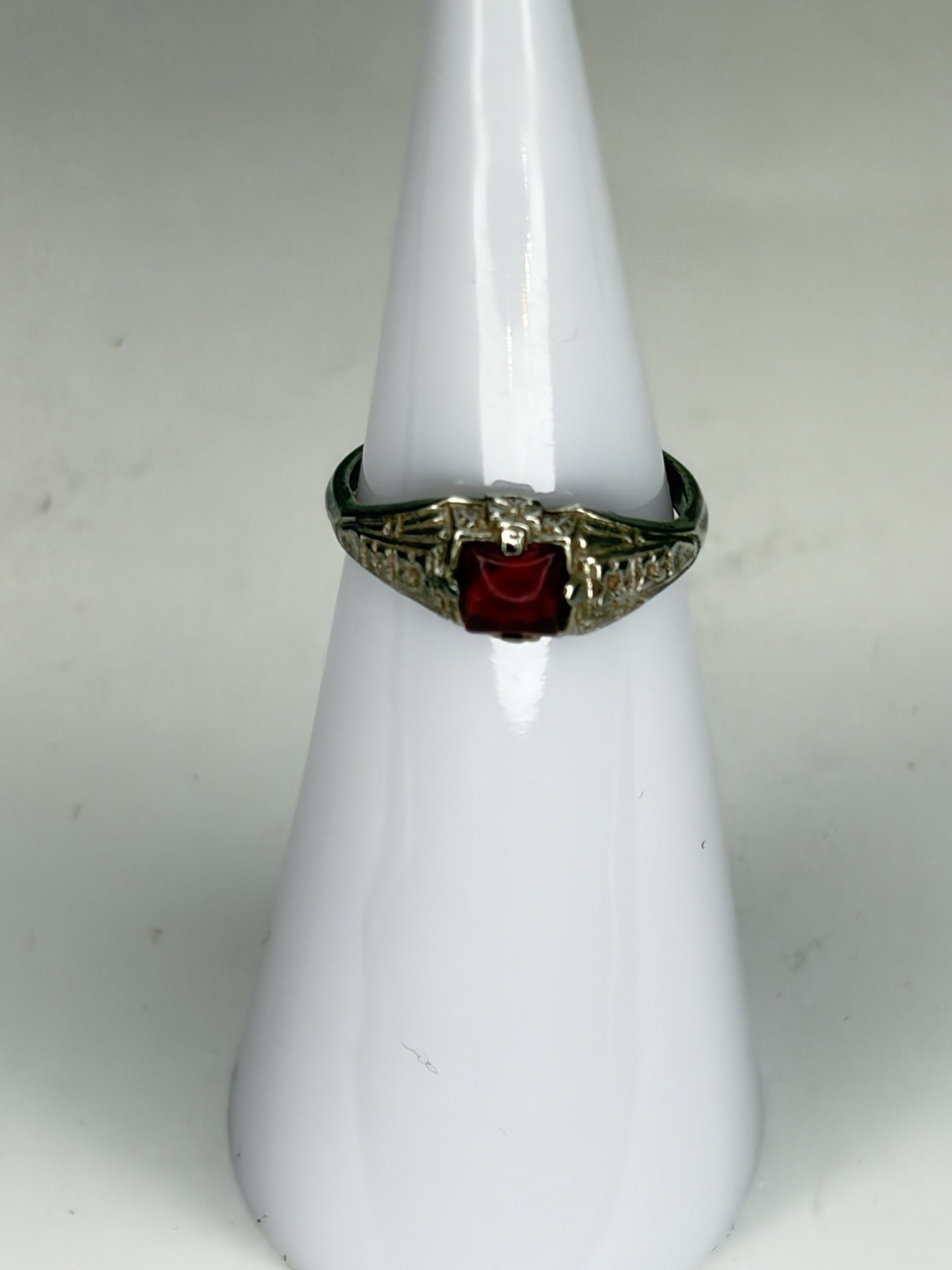 Vintage Uncas Art Deco Sterling Silver Garnet Filigree Ring Size 3.25
