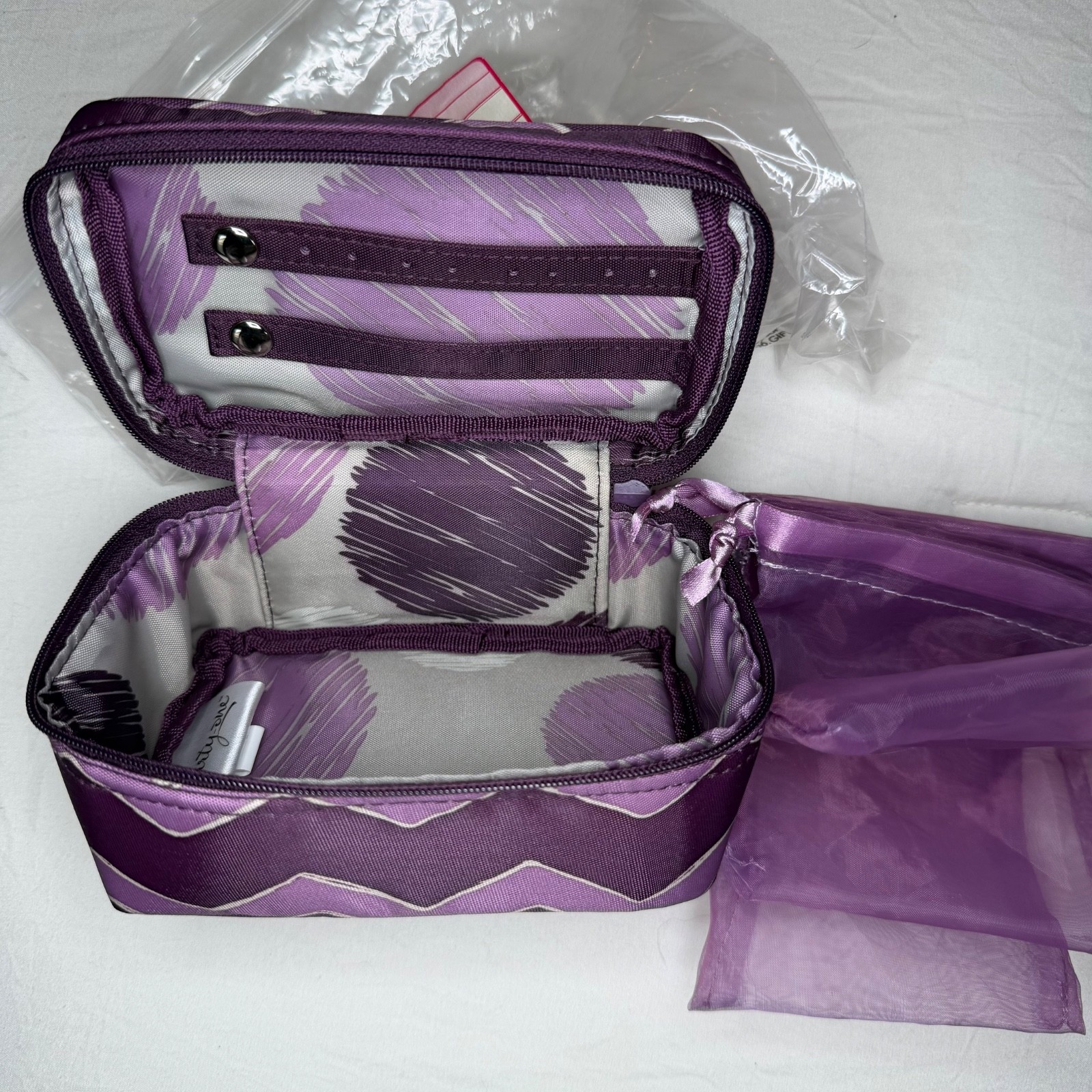 Thirty One Baubles & Bracelets Zipper Close Case w/ Mesh Bags NWT Purple Chevron