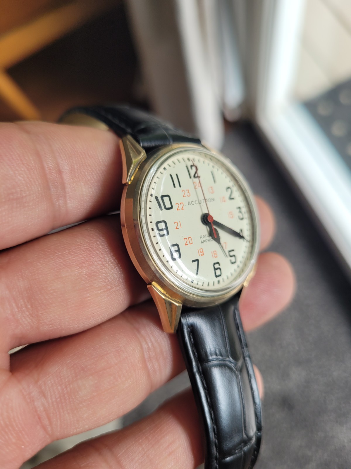 Bulova Accutron 214 (back set) Railroad Approved Gold Filled Watch Runs!