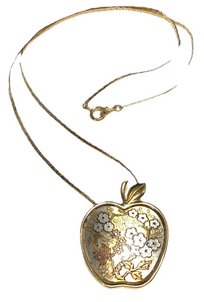 Reed & Barton Gold Tone Damascene Apple Pendant 17-inch Chain Necklace LY129