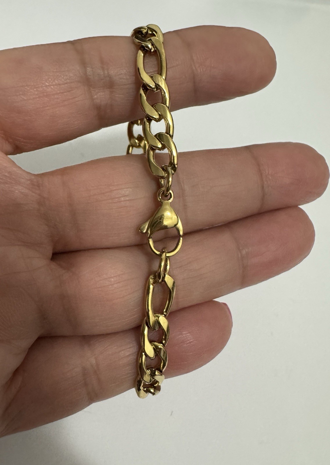 Gold Tone Figaro Chain Link Bracelet w/ Lobster Clasp No Stone Chain Style 6.3”