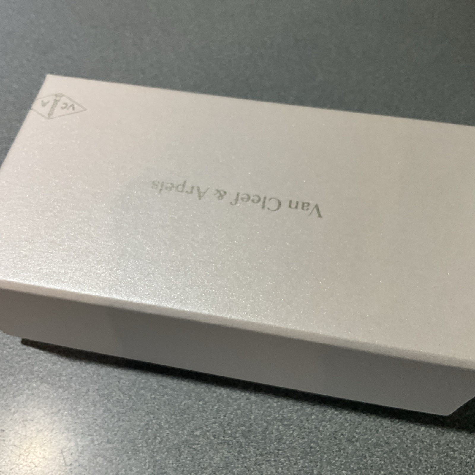 Van Cleef & Arpels EMPTY GIFT Box 6.75x 3.5×2.25 & Ribbon FREE SH