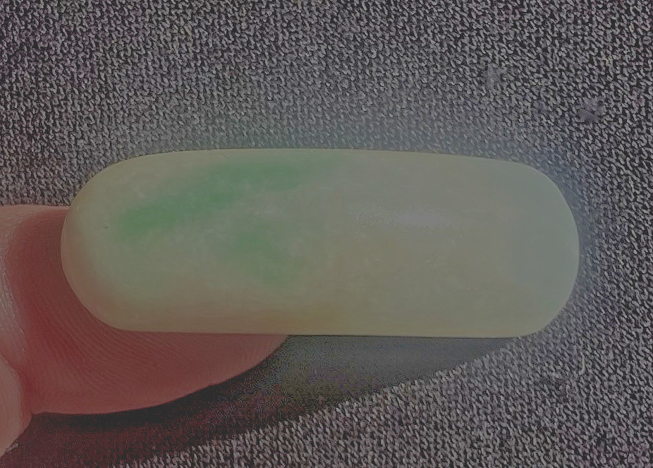 APPLE GREEN A GRADE JADEITE RING CABOCHON TOP 8 GRAMS- 40 CARATS