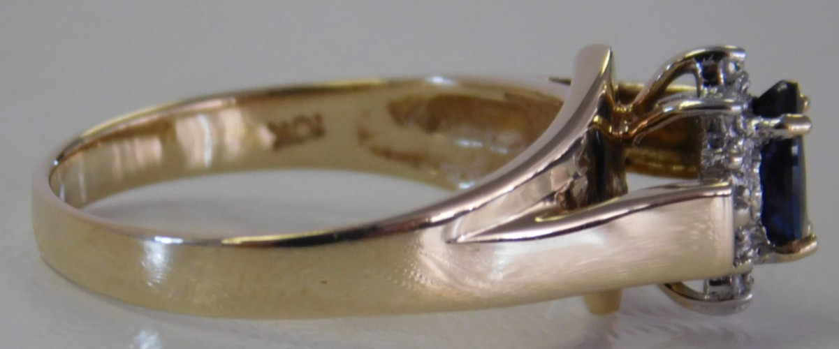 NEW Ladies 10K Yellow Gold Genuine Sapphire & Diamond Ring Sz 6 1/2, 3 grams