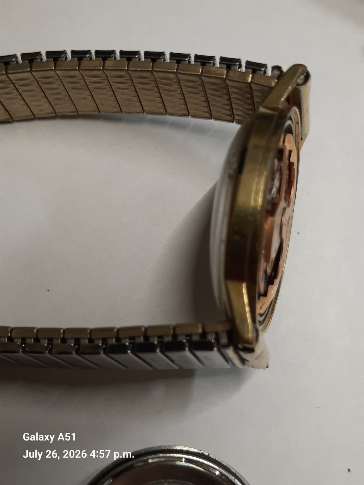 VINTAGE OMEGA GENEVE 17J, AUTO WIND, DATE @ 3 RUNS