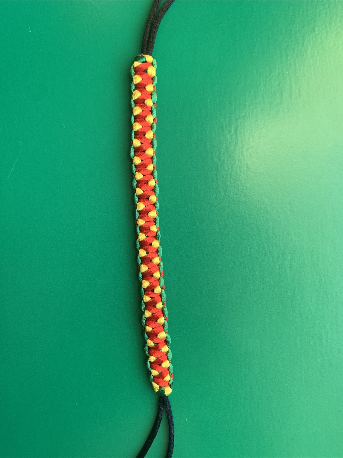 GUYANA Bracelet RED BLACK YELLOW GREEN Satin Rattail Cord Shamballa Nylon