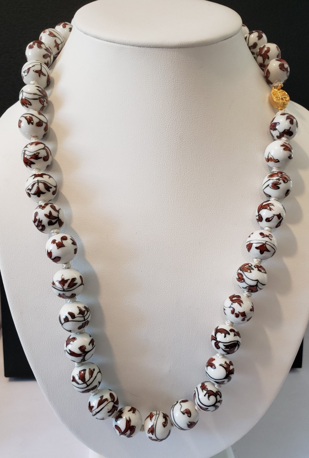 Vintage Chinese Export Necklace White Porcelain Painted Hand Knotted Box Clasp