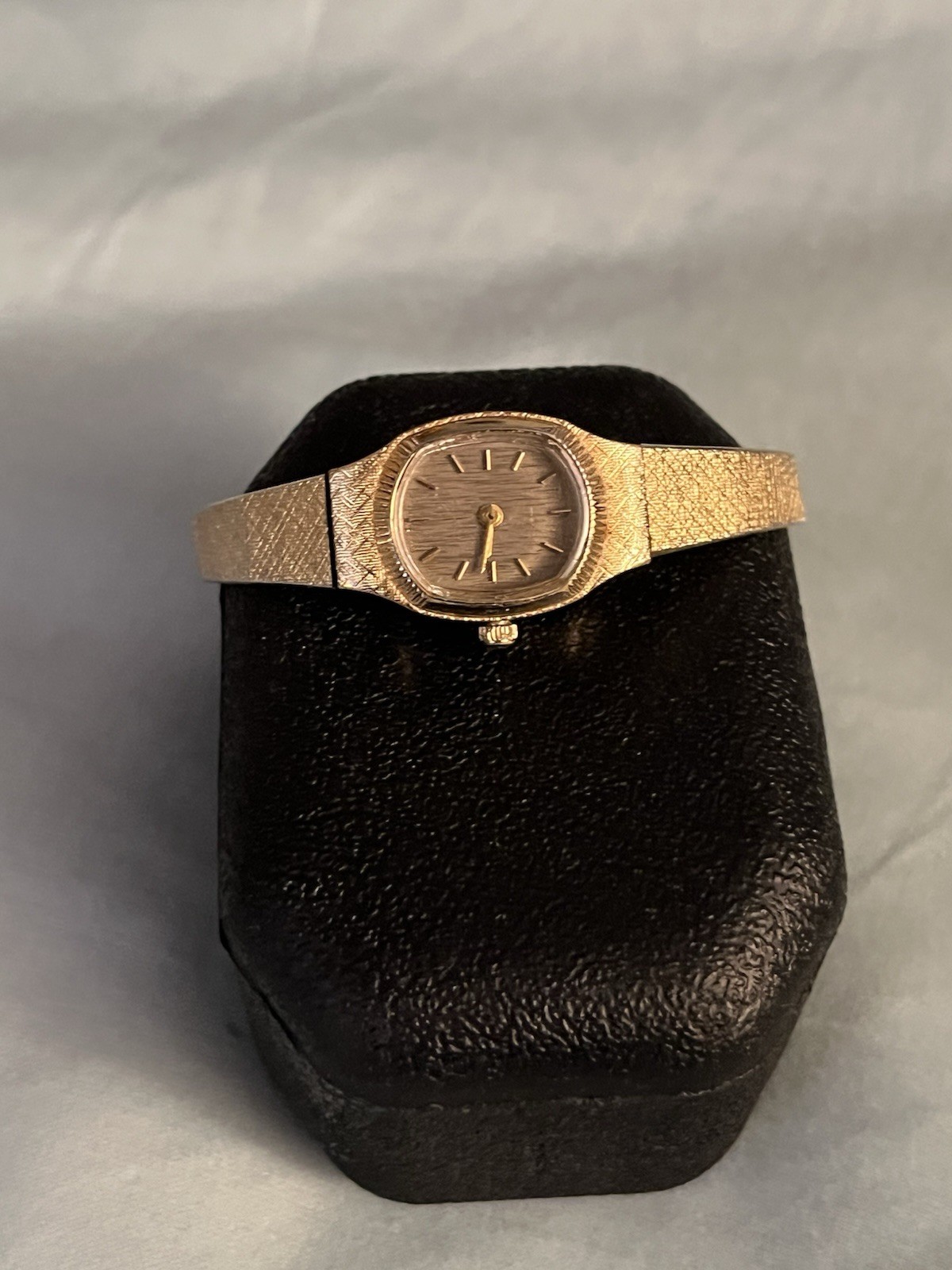 Vintage 1983 Bulova Ladies Gold Tone Goddess Of Time Watch Women’s