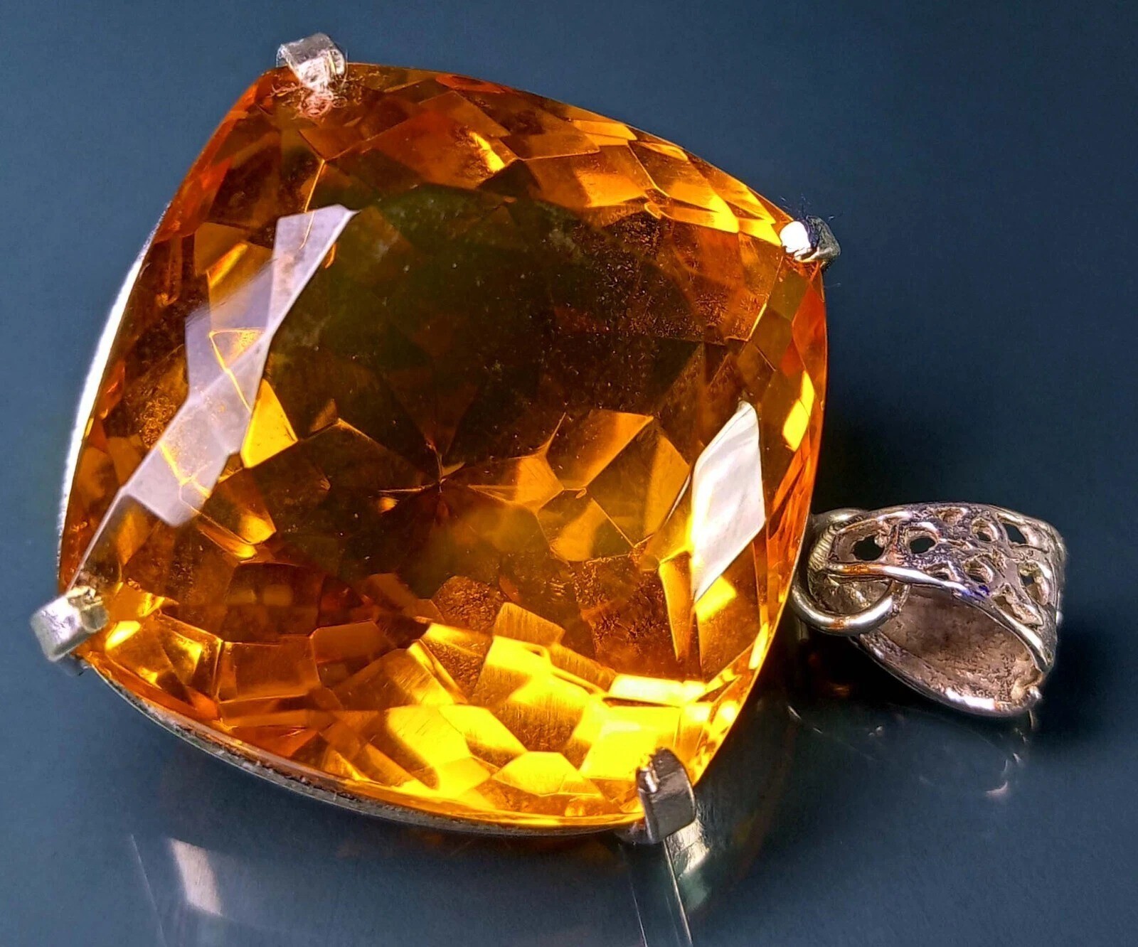 VVS Pendant Topaz Yellow Cushion Cut 134+ Ct Natural Gemstone EGL Certified