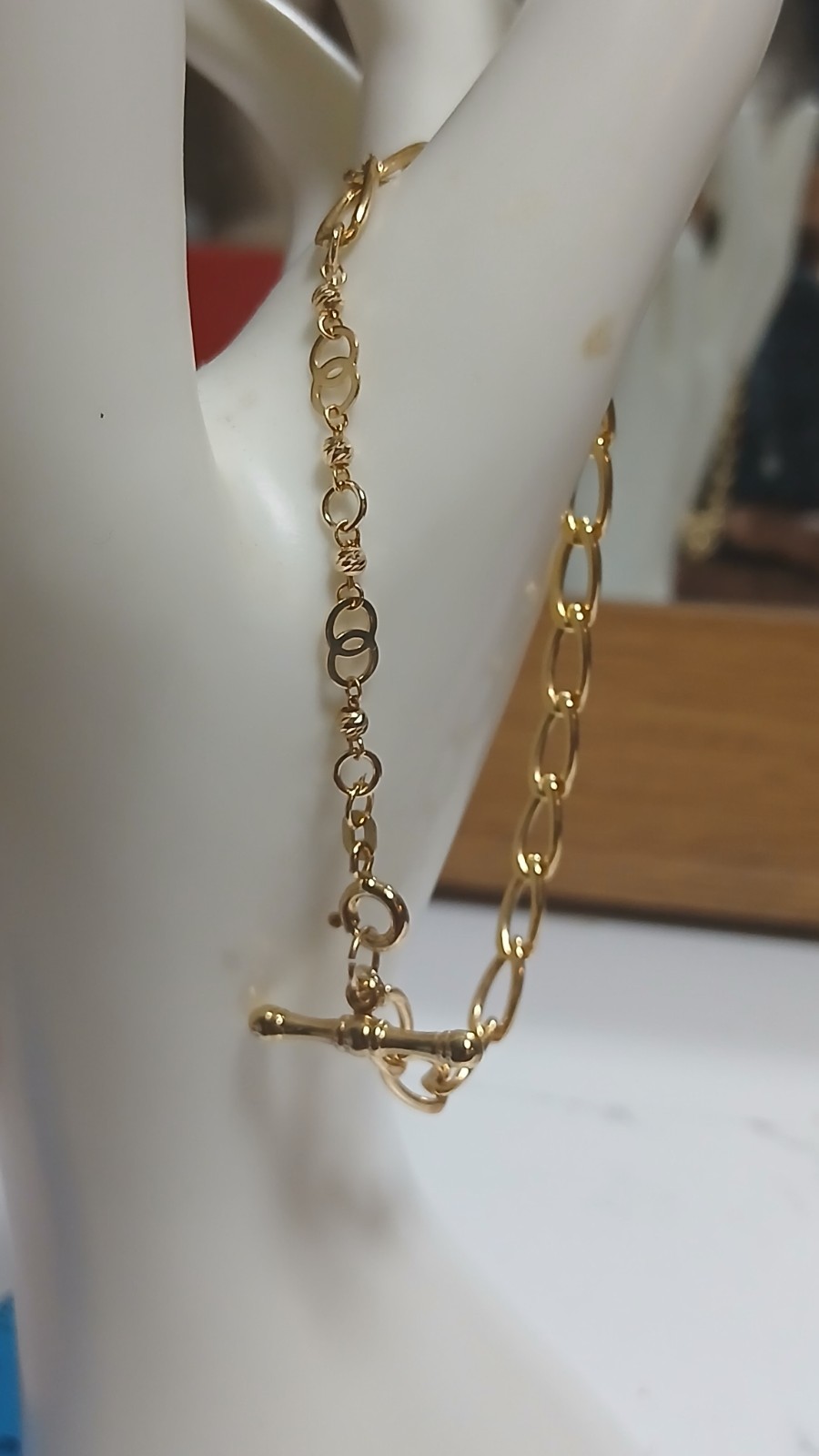 9ct Yellow Gold Bracelet.