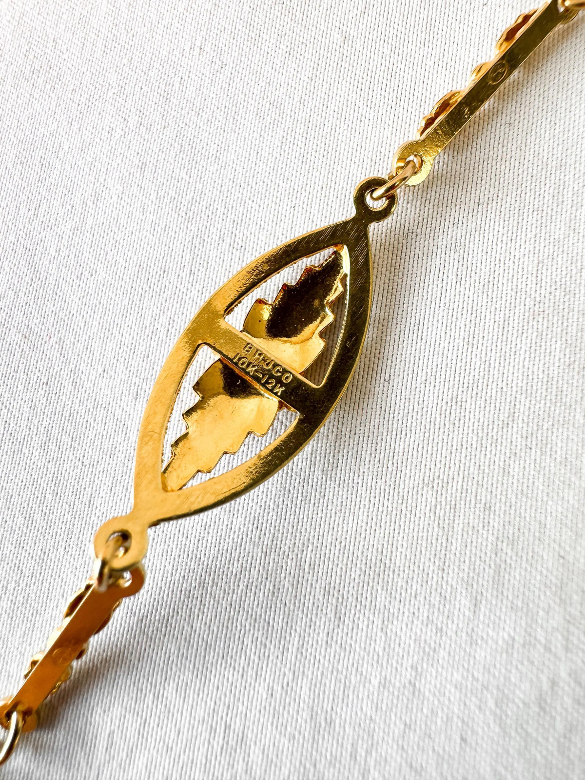Vintage 12K 10K JCO Black Hills Gold Oval Leaf Motif 12K Gold Filled Bracelet