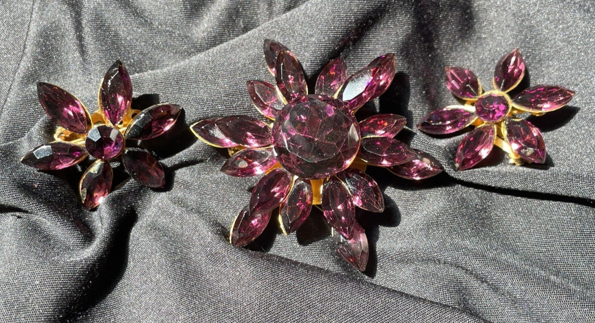 VTG Purple Ruby Red Rhinestone Brooch & Clip-On Earrings Set Mid Century Glam