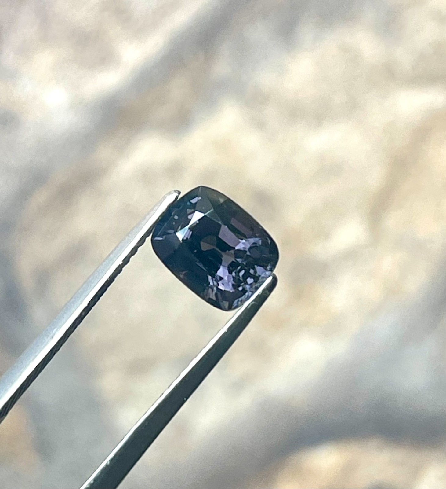 Natural 100% VVS 2.29 ct 8.3×6.6×5.3 mm Cushion Purple Spinel Mogok Gemstone