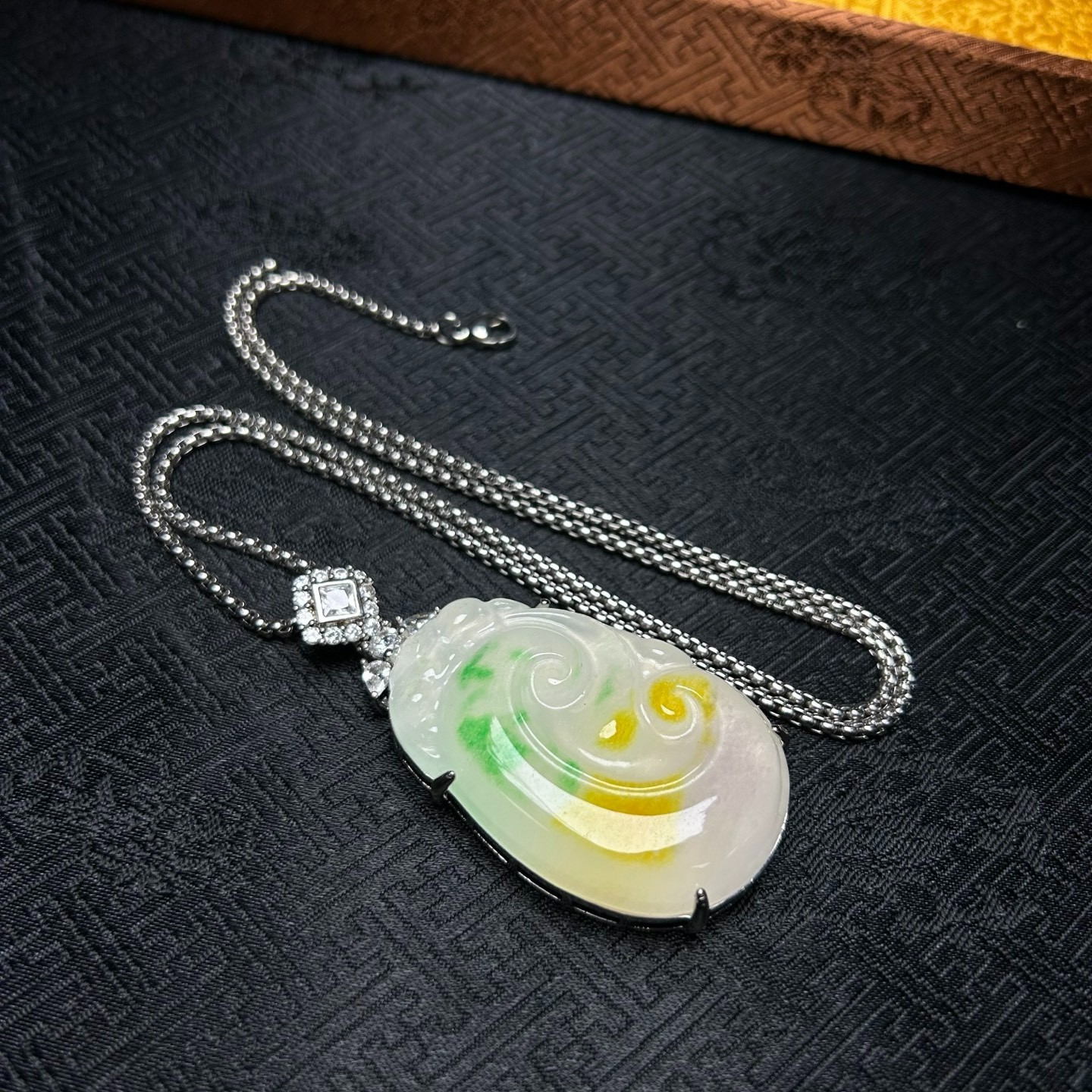 Nature inlay ice white Burmese Jade Jadeite Carved Ruyi lucky Pendant&Necklaces