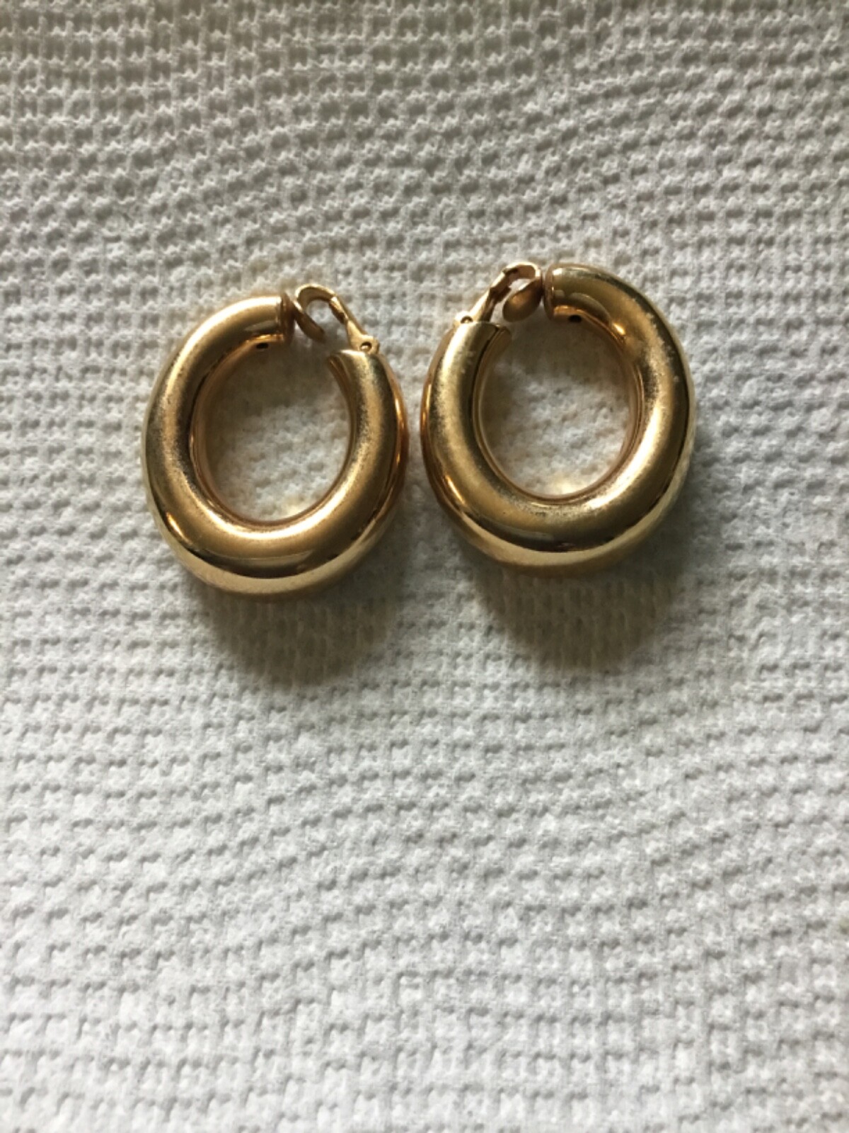 Napier vintage gold tone clip on earrings